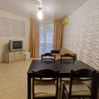 Тристаен апартамент с дворче в комплекс ”Аполон 6”, Равда
